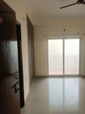 Building Lobby in 3 BHK Apartment at Antriksh Golf View, Sector 78 – for Rent