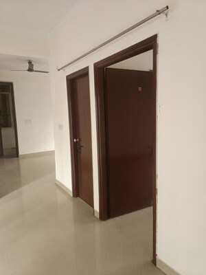 Room in 3 BHK Apartment at Antriksh Golf View, Sector 78 – for Rent