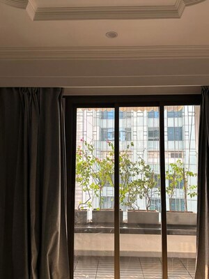 Room in 3 BHK Apartment at Vasu Bhavan, Khar West – for Rent