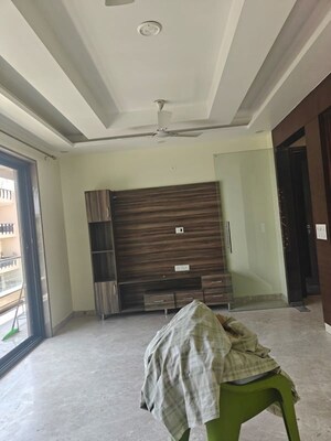 Room in 3 BHK Builder Floor at Sector 14 – for Rent