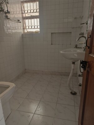 Bathroom in 2.5 BHK Apartment at Jawahar Nagar – for Rent