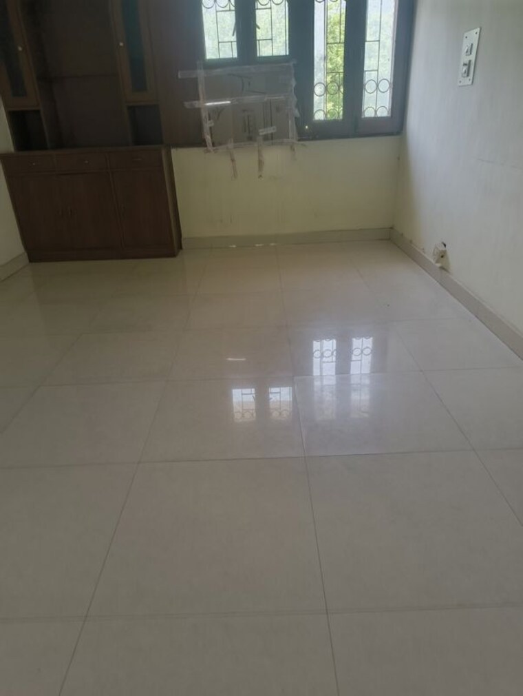 Room, jawahar nagar 2.5 Bedroom 1400 Sq.Ft. Apartment In Jawahar Nagar Delhi 10450490