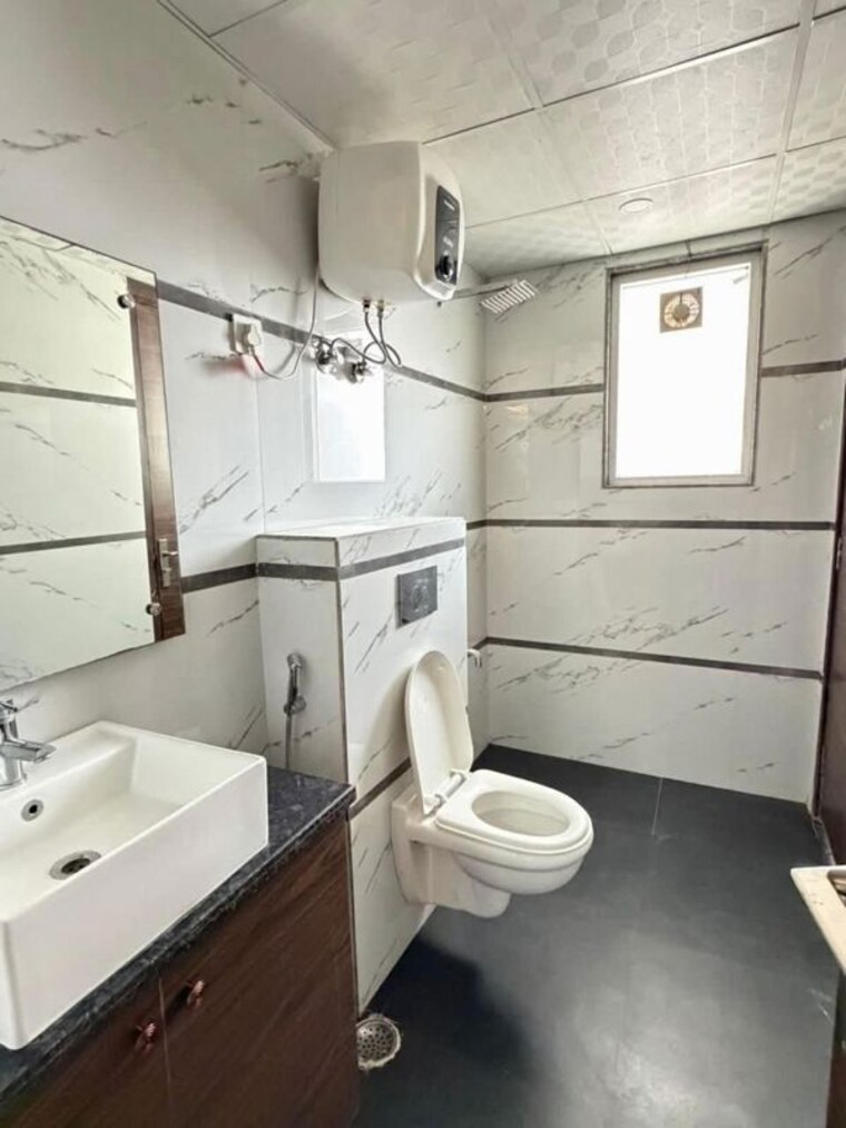 Bathroom, bestech-park-view-spa-next 3 Bedroom 1965 Sq.Ft. Apartment In Sector 67 Gurgaon 10450339