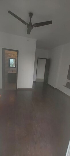 3 BHK + Extra Room Apartment For Rent in Amrapali Zodiac