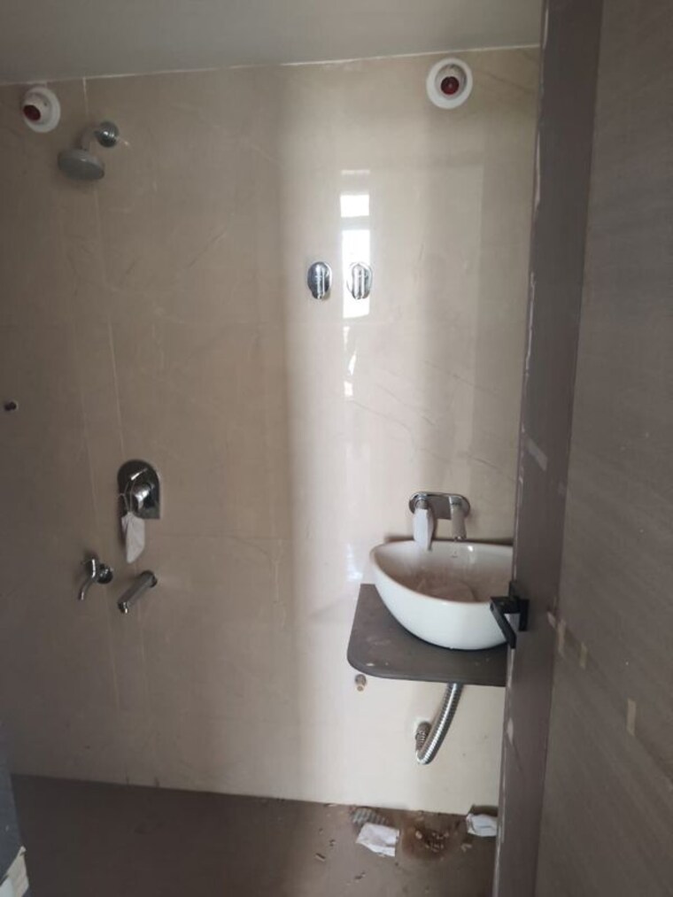 Bathroom, wadhwa-meadows 2.5 Bedroom 1150 Sq.Ft. Apartment In Khadakpada Thane 10450513