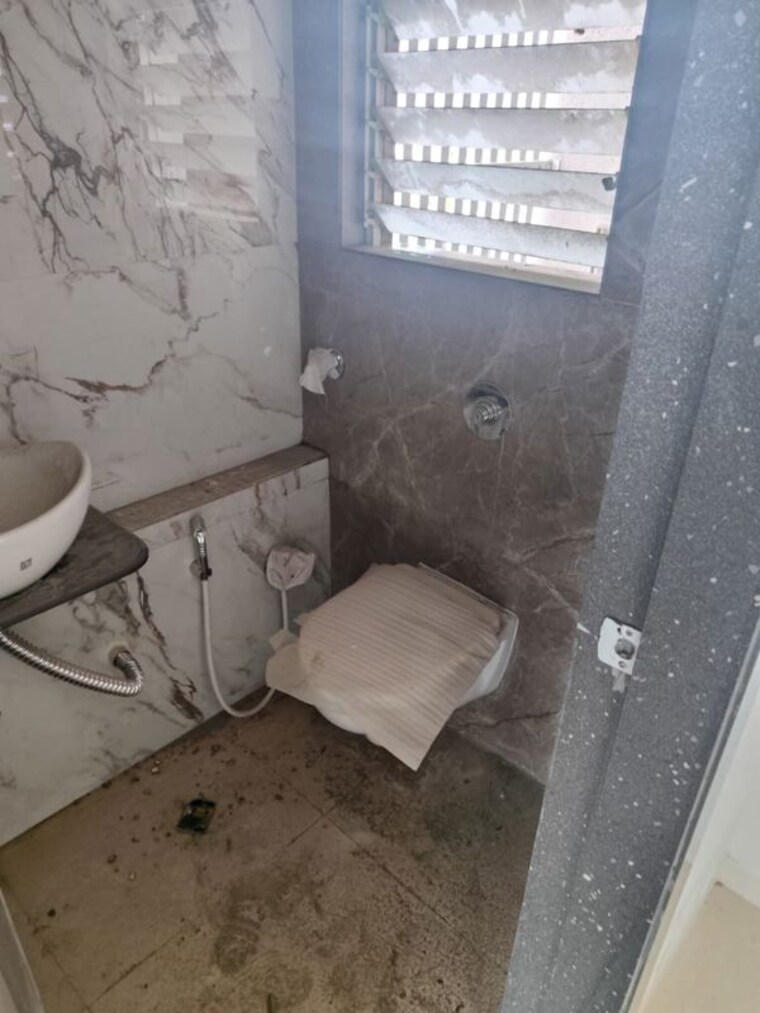 Bathroom, wadhwa-meadows 2.5 Bedroom 1150 Sq.Ft. Apartment In Khadakpada Thane 10450513