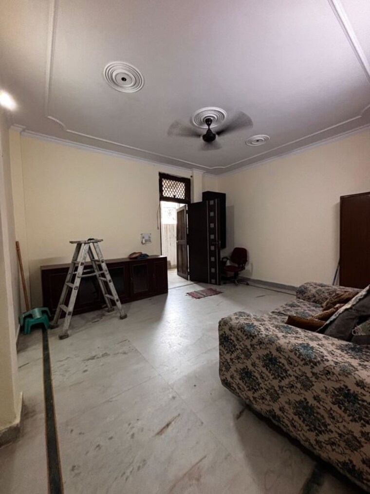 Living Room, panchsheel vihar 2 Bedroom 100 Sq.Yd. Builder Floor In Panchsheel Vihar Delhi 10450514