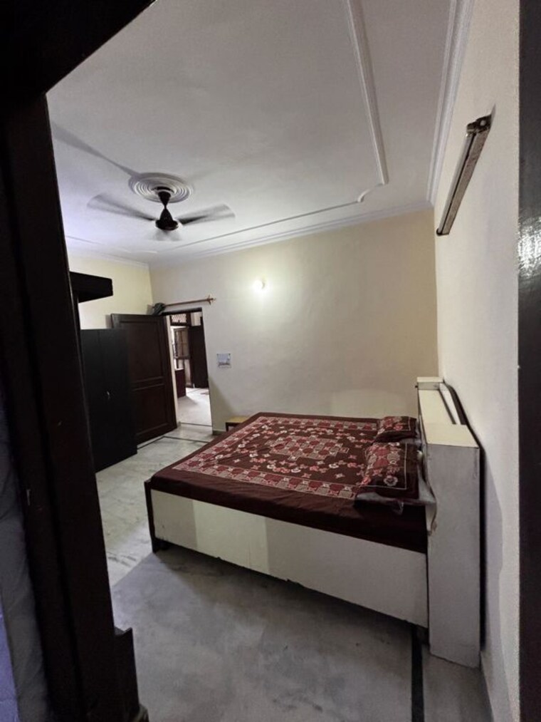 Bedroom, panchsheel vihar 2 Bedroom 100 Sq.Yd. Builder Floor In Panchsheel Vihar Delhi 10450514