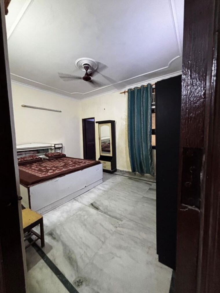Bedroom, panchsheel vihar 2 Bedroom 100 Sq.Yd. Builder Floor In Panchsheel Vihar Delhi 10450514