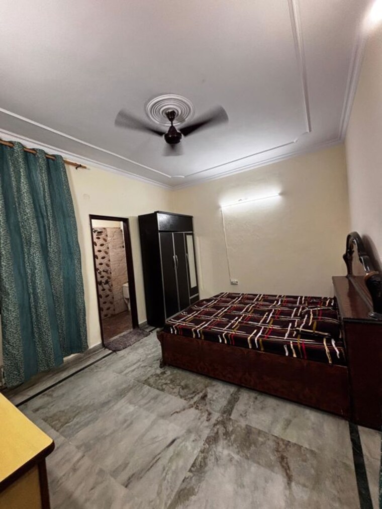 Bedroom, panchsheel vihar 2 Bedroom 100 Sq.Yd. Builder Floor In Panchsheel Vihar Delhi 10450514