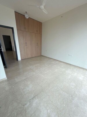 Room in 4 BHK Apartment at Piramal Mahalaxmi, Mahalaxmi – for Rent