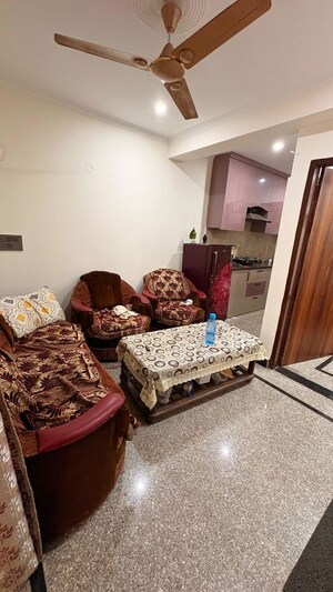 Bedroom in 1 BHK Builder Floor at Sector 40 – for Rent
