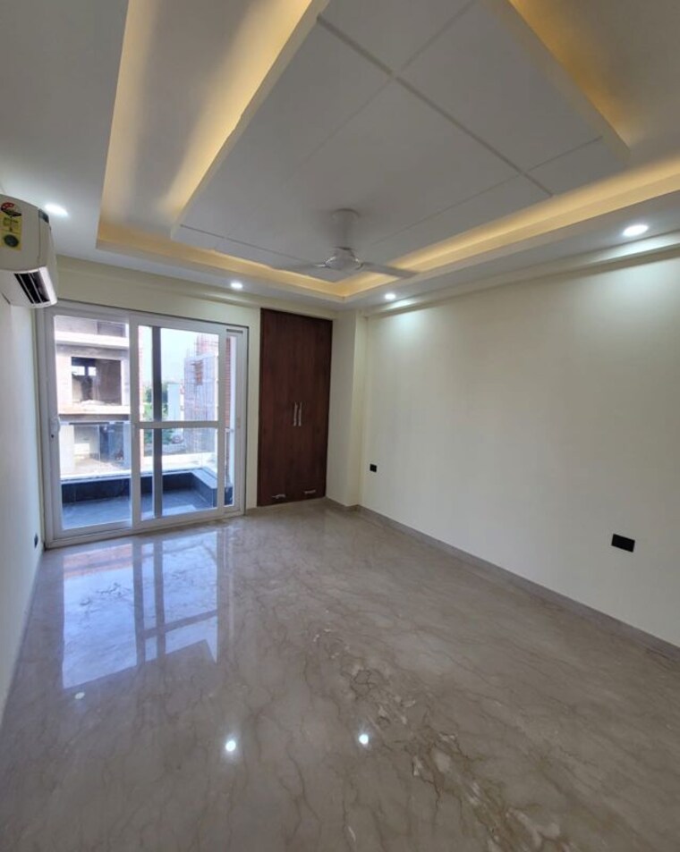 Room, dlf-alameda-independent-floors 3.5 Bedroom 2500 Sq.Ft. Apartment In Sector 73 Gurgaon 10450547