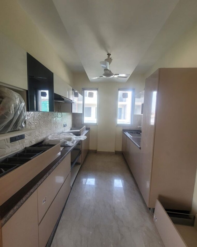 Kitchen, dlf-alameda-independent-floors 3.5 Bedroom 2500 Sq.Ft. Apartment In Sector 73 Gurgaon 10450547
