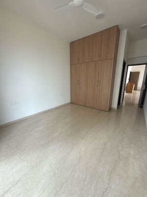 Room in 4 BHK Apartment at Piramal Mahalaxmi, Mahalaxmi – for Rent