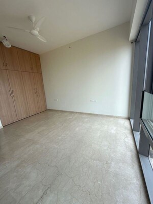 Room in 4 BHK Apartment at Piramal Mahalaxmi, Mahalaxmi – for Rent