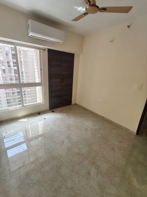 Bedroom in 4 BHK Apartment at Lodha Amara, Kolshet Road – for Rent