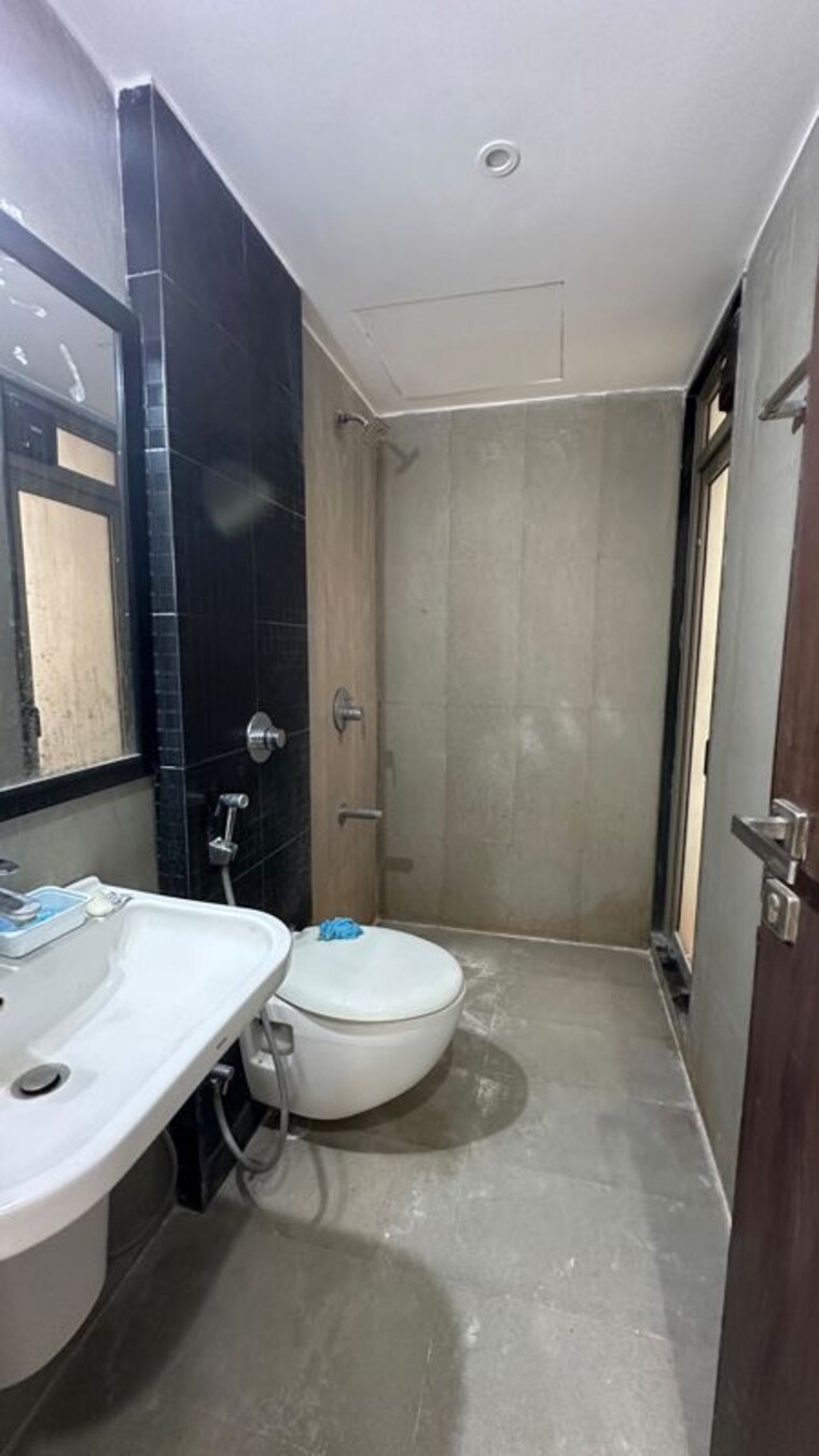 Bathroom, lodha-splendora 1 Bedroom 650 Sq.Ft. Apartment In Ghodbunder Road Thane 10450556