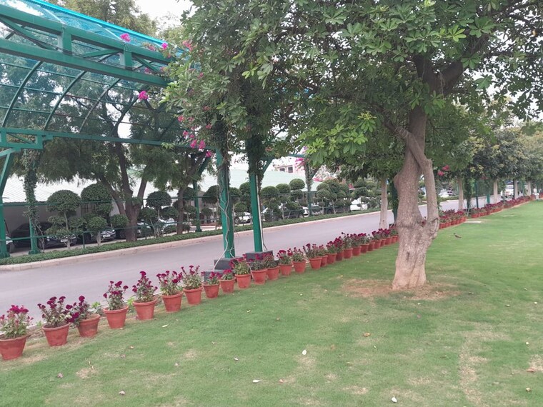 Garden, central-park-flower-valley-mikasa-plots  189 Sq.Yd. Plot In Sohna Sector 33 Gurgaon 10450531