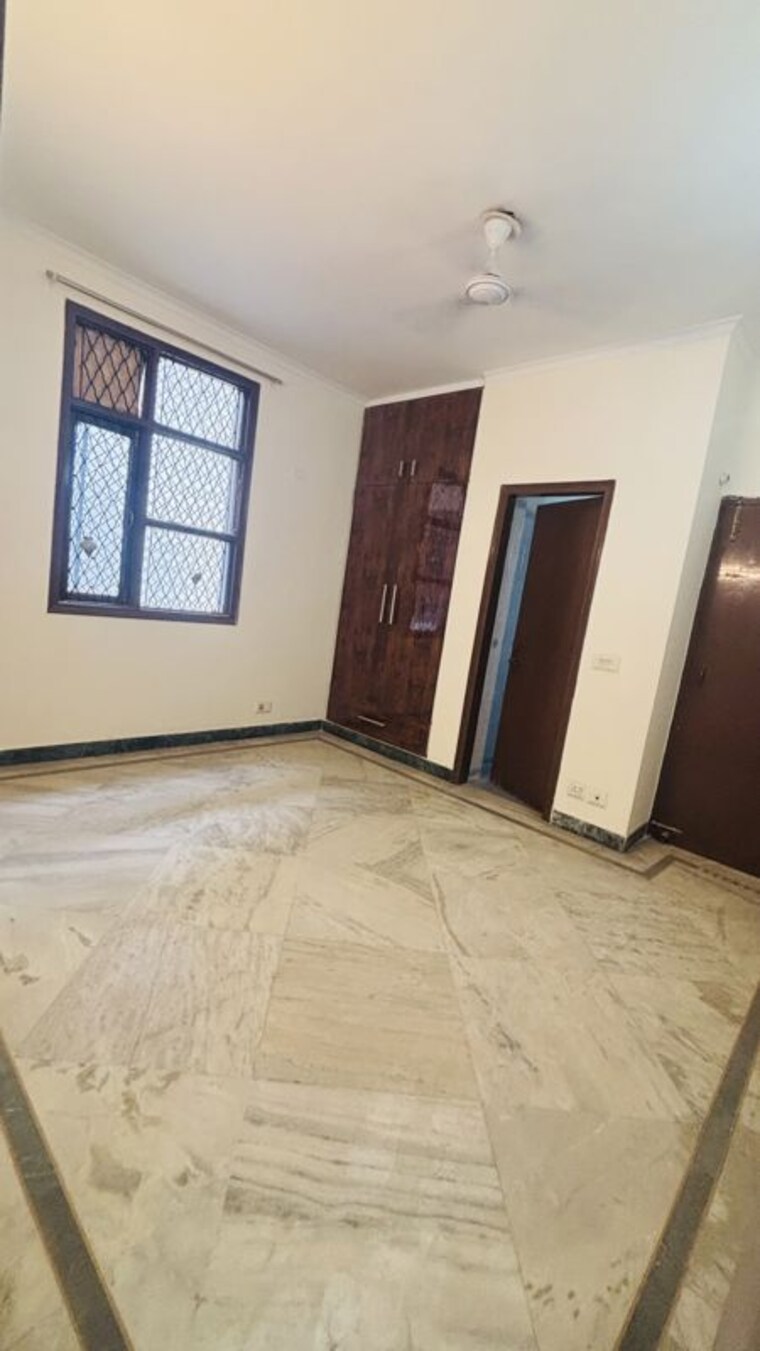 Room, suncity-township-gurgaon 3 Bedroom 1261 Sq.Ft. Builder Floor In Sector 54 Gurgaon 10450524