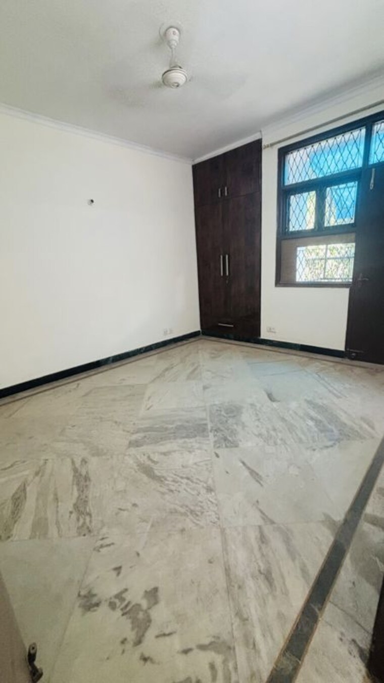 Room, suncity-township-gurgaon 3 Bedroom 1261 Sq.Ft. Builder Floor In Sector 54 Gurgaon 10450524