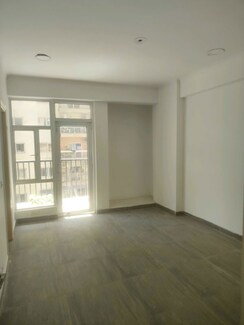 2 BHK + Study Room Apartment For Sale in Gaur City 2 - 10th Avenue