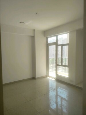 Room in 2 BHK Apartment at Gaur City 2 - 10th Avenue, Sector 16c Greater Noida – for Sale
