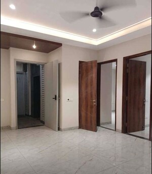 Room in 3 BHK Apartment at HLP Palmillas, Vip Road – for Rent