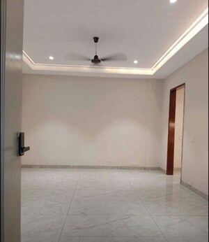 Room in 3 BHK Apartment at HLP Palmillas, Vip Road – for Rent