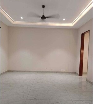 Room in 3 BHK Apartment at HLP Palmillas, Vip Road – for Rent