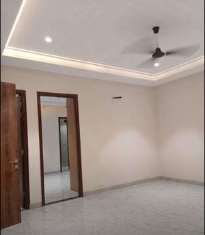 Room in 3 BHK Apartment at HLP Palmillas, Vip Road – for Rent