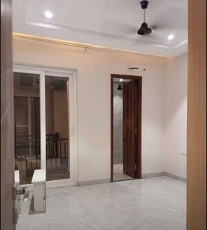 Room in 3 BHK Apartment at HLP Palmillas, Vip Road – for Rent