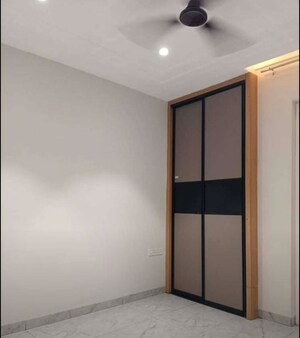 Room in 3 BHK Apartment at HLP Palmillas, Vip Road – for Rent