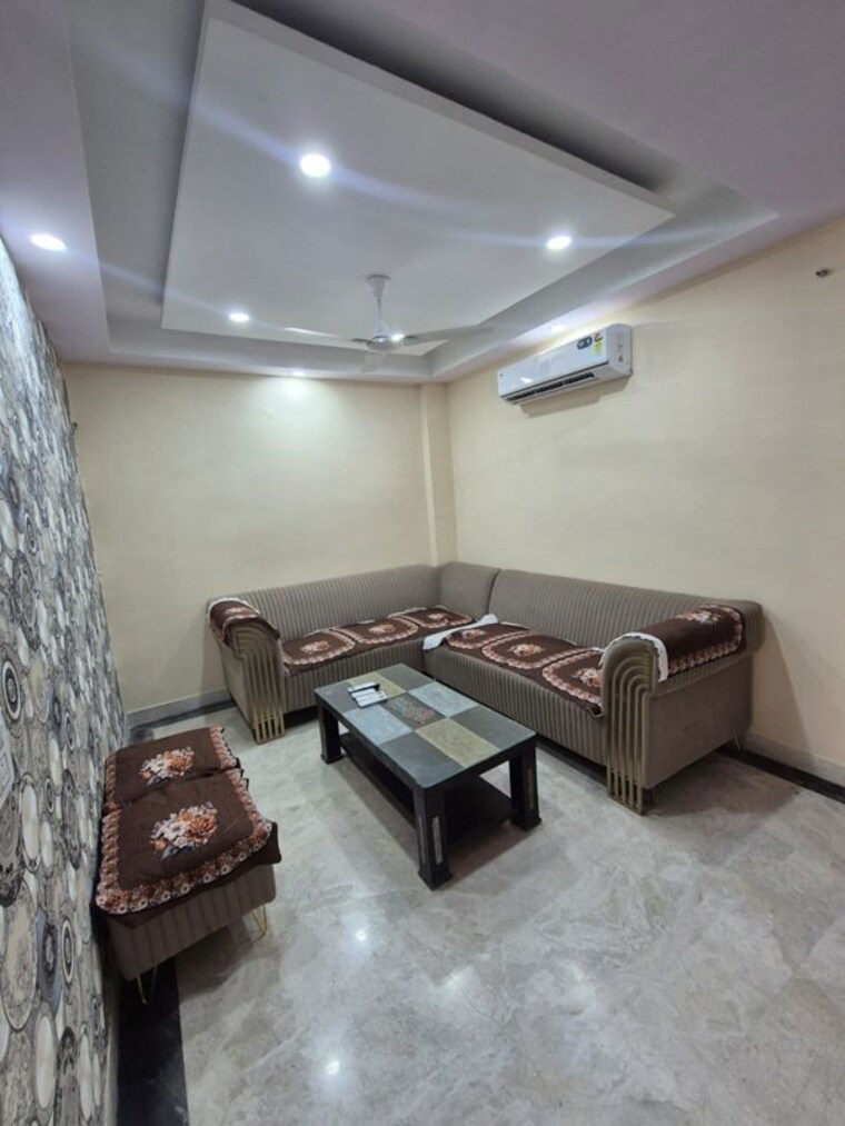 Living Room, ramesh nagar 2 Bedroom 125 Sq.Yd. Builder Floor In Ramesh Nagar Delhi 10450564