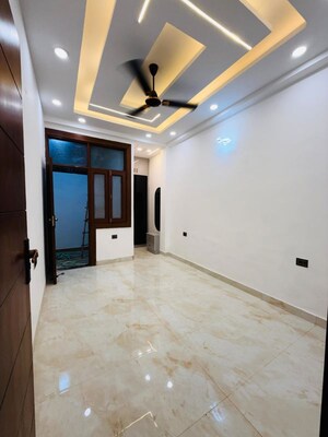 Room in 3 BHK Builder Floor at AJS Heights, Indrapuram – for Rent