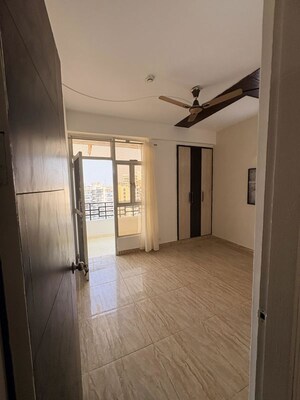 Room in 2 BHK Apartment at Divyansh Flora, Sector 16c Greater Noida – for Sale