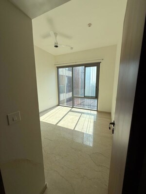 Room in 3 BHK Apartment at Piramal Mahalaxmi, Mahalaxmi – for Rent