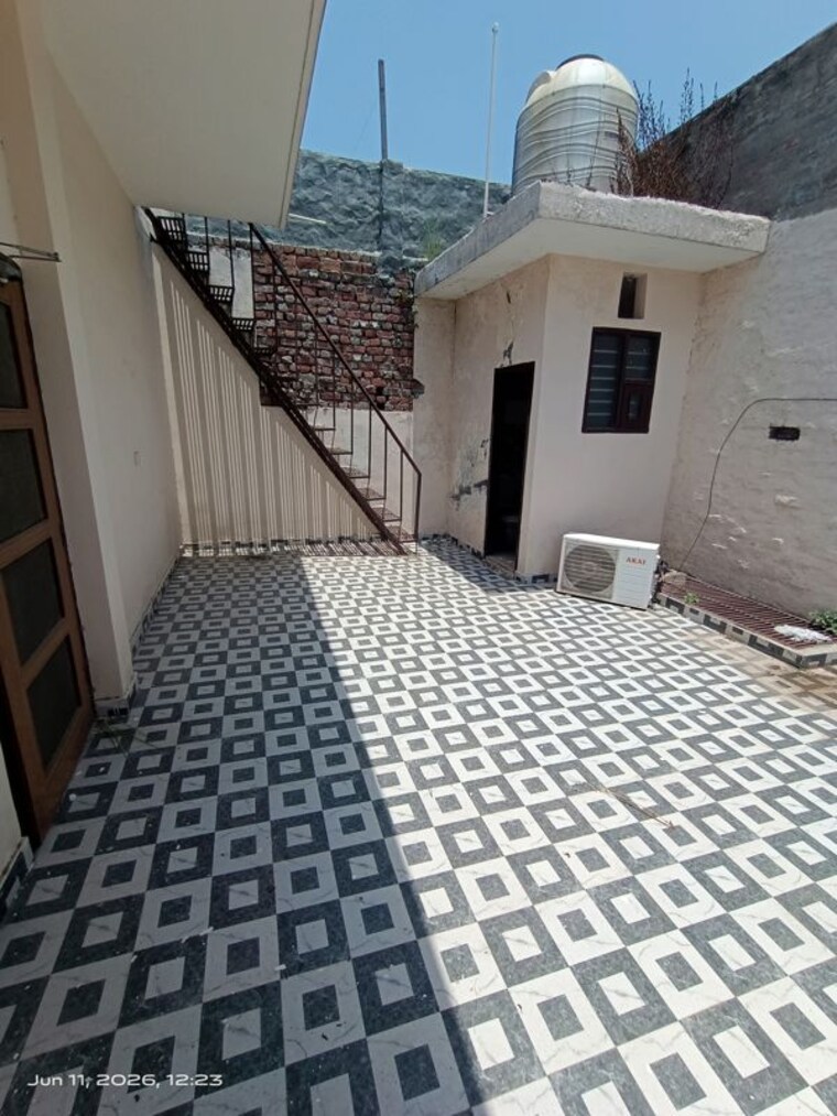 Exterior View, bhabat 2 Bedroom 100 Sq.Yd. Independent House In Bhabat Zirakpur 10450601