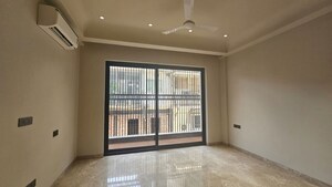 Room in 1 BHK Builder Floor at Kailash Colony – for Rent