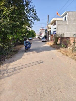   Plot at Jankipuram Vistar – for Sale