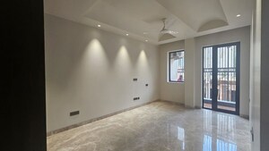 Room in 3 BHK Builder Floor at Kailash Colony – for Rent
