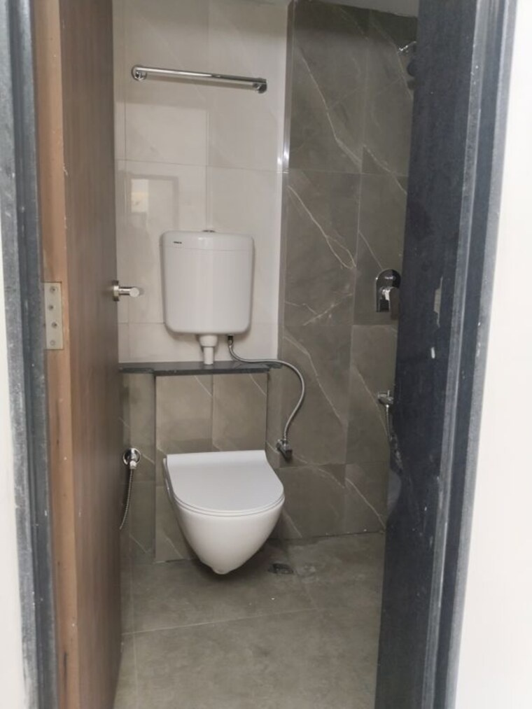 Bathroom, worli 2 Bedroom 750 Sq.Ft. Apartment In Worli Mumbai 10450647