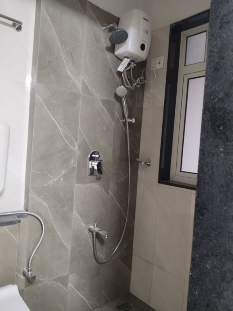 Bathroom, worli 2 Bedroom 750 Sq.Ft. Apartment In Worli Mumbai 10450647
