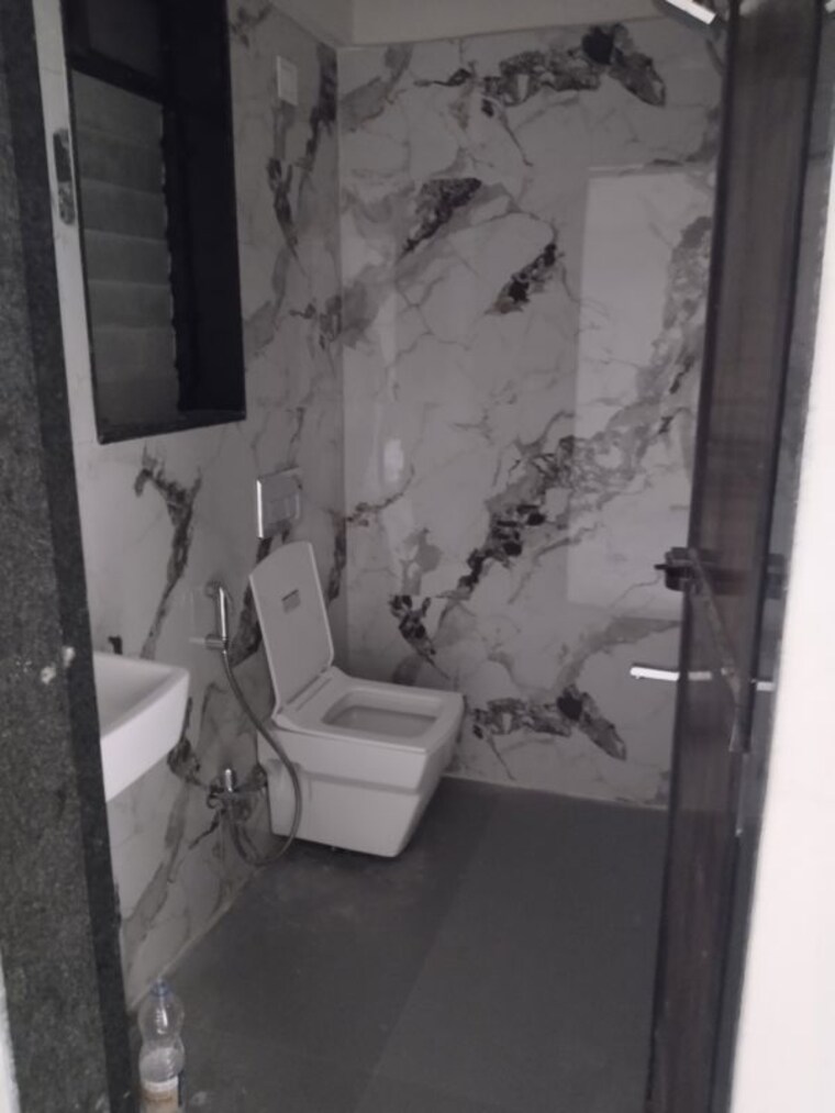 Bathroom, worli 2 Bedroom 750 Sq.Ft. Apartment In Worli Mumbai 10450647