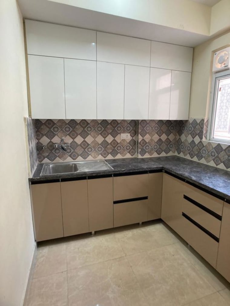 Kitchen, signature-global-park 2.5 Bedroom 1081 Sq.Ft. Builder Floor In Sohna Sector 36 Gurgaon 10450665