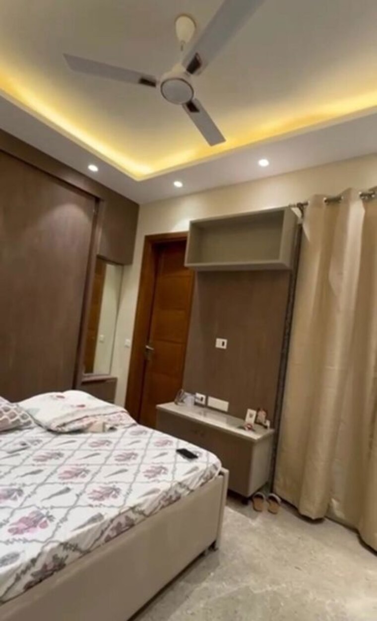Bedroom, lajpat nagar i 2 Bedroom 30 Sq.Yd. Builder Floor In Lajpat Nagar I Delhi 10450591