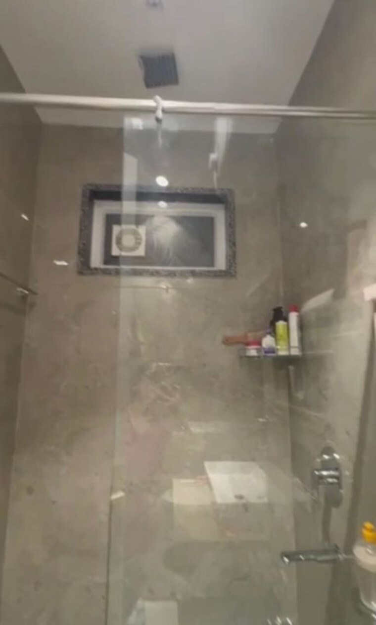 Bathroom, lajpat nagar i 2 Bedroom 30 Sq.Yd. Builder Floor In Lajpat Nagar I Delhi 10450591