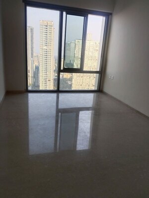 Room in 3 BHK Apartment at Mahalaxmi Racecourse – for Rent