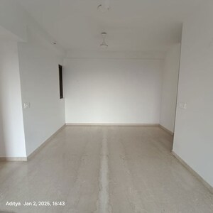 Room in 3 BHK Apartment at Kanakia Silicon Valley, Powai – for Rent