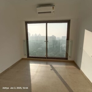 Room in 3 BHK Apartment at Kanakia Silicon Valley, Powai – for Rent